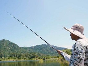 夏季早晨垂钓技巧（享受清晨的钓鱼乐趣）