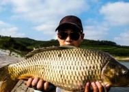 炎炎夏日，钓鱼技巧大揭秘（享受夏日钓鱼乐趣）