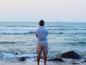 海边钓鱼技巧与方法（掌握钓鱼技巧）