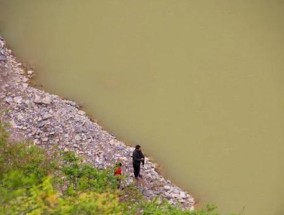 野生石洞钓鱼技巧（挑战自然极限）