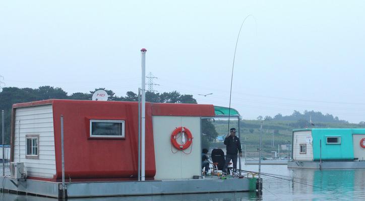 浮台钓鲢鳙技巧（挑选正确的浮台是关键）  第1张