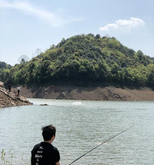 清明江河流水钓鱼技巧（探寻江河流水下的钓鱼绝技）  第1张