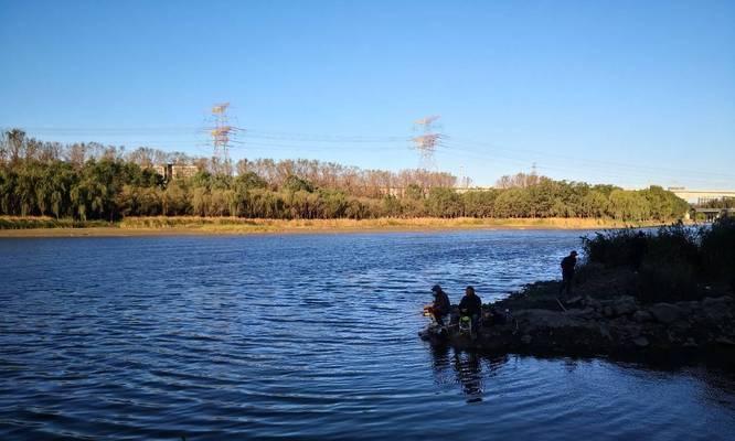 深水死水河钓鱼技巧（掌握深水钓鱼的技巧）  第1张