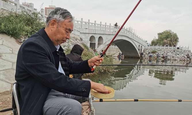 退休老人钓鱼技巧与方法（钓鱼技巧分享）  第1张