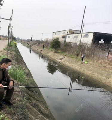 小水沟破竿钓鱼技巧（掌握水流特点）  第1张