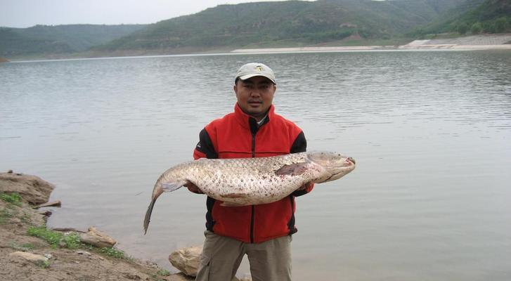 海竿钓鱼技巧大揭秘（掌握这些关键技巧）  第1张