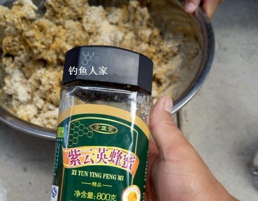 白酒开饵野钓技巧有哪些？如何正确使用白酒作为鱼饵？  第1张